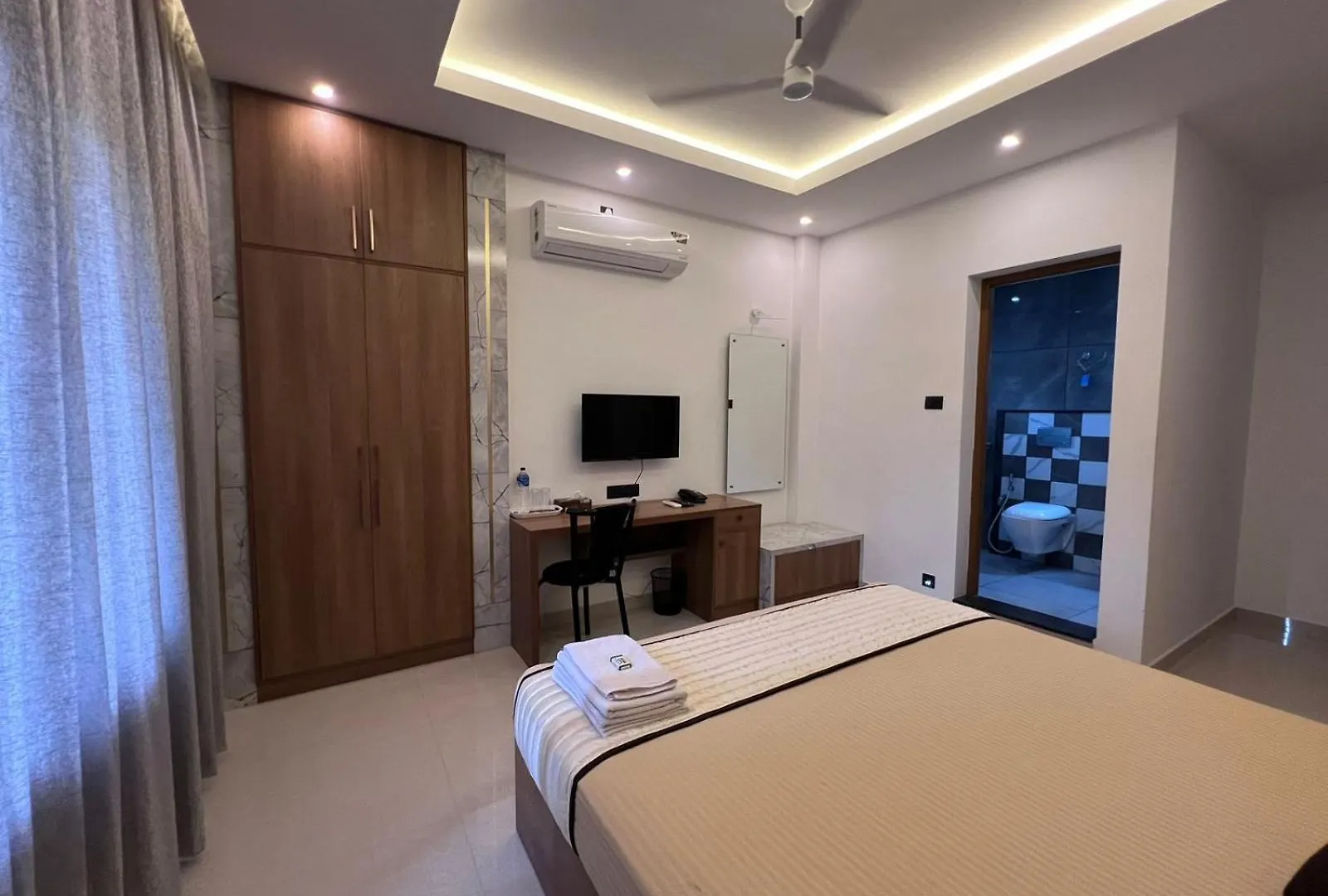 Bed and Breakfast Royale Revera Kochi